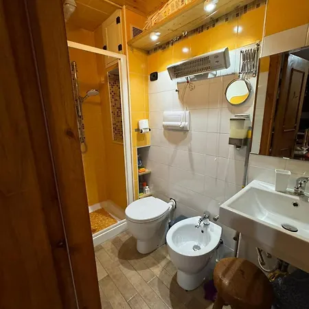 L'araba Fenice Apartment *